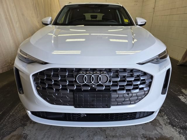 Used 2025 Audi Q5 Premium Plus w/ Premium Plus AWD/4WD image 4