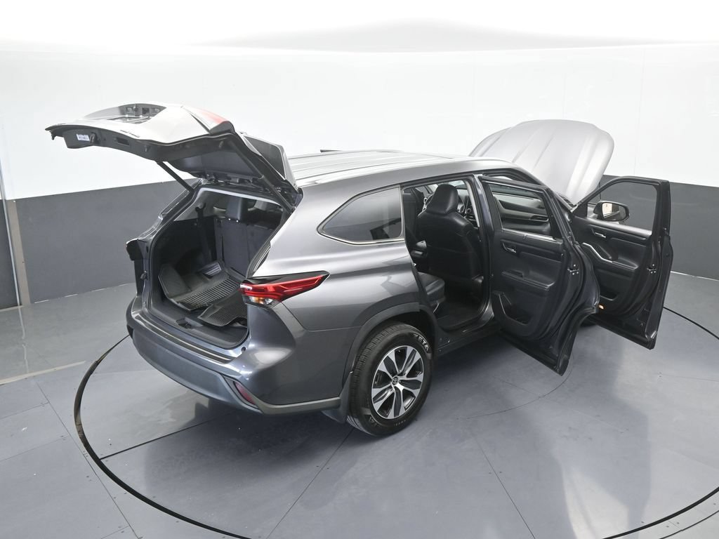 Used 2022 Toyota Highlander XLE AWD/4WD image 68