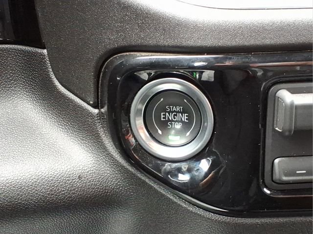 Used 2025 Chevrolet Silverado 2500 LT w/ Convenience Package image 8