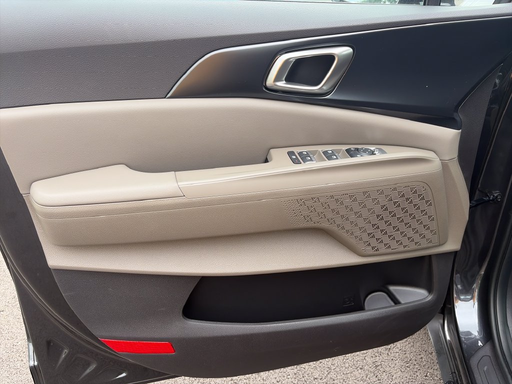 New 2026 Kia Carnival FWD image 17