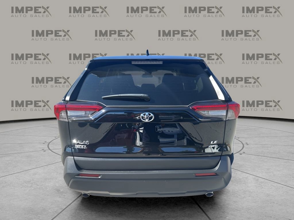 Used 2024 Toyota RAV4 LE image 4