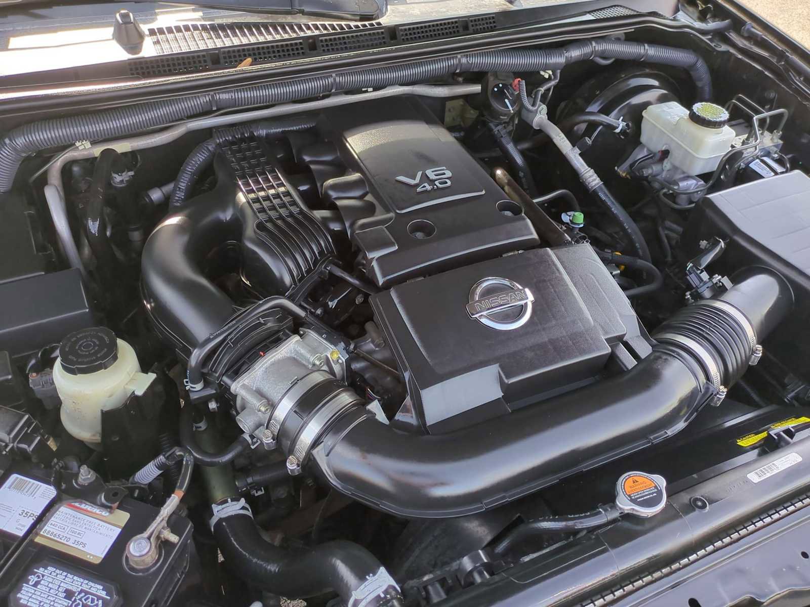 Used 2012 Nissan Pathfinder SV image 28