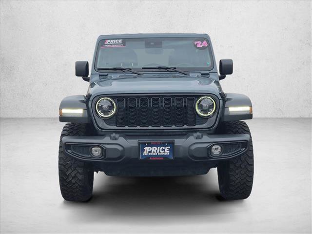 Used 2024 Jeep Wrangler Unlimited Sport AWD/4WD image 2