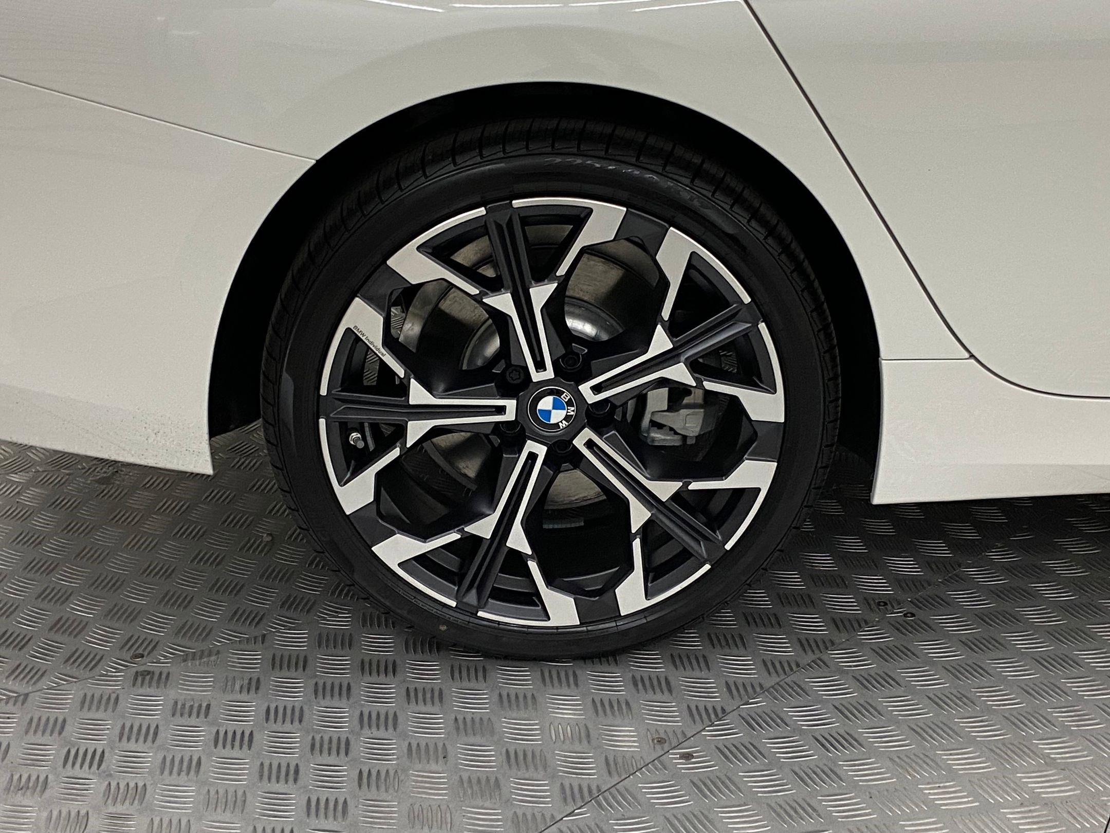 New 2025 BMW 330i xDrive Sedan w/ Convenience Package image 10