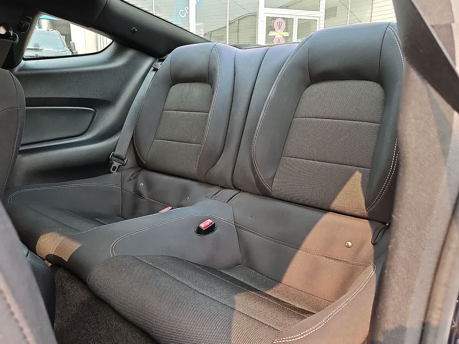 Used 2015 Ford Mustang Coupe RWD image 28