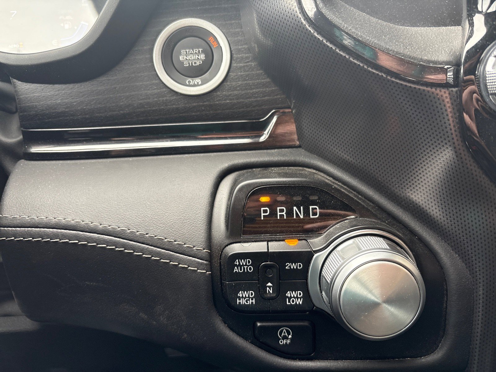 Used 2023 RAM 1500 Limited w/ Body Color Bumper Group AWD/4WD image 18