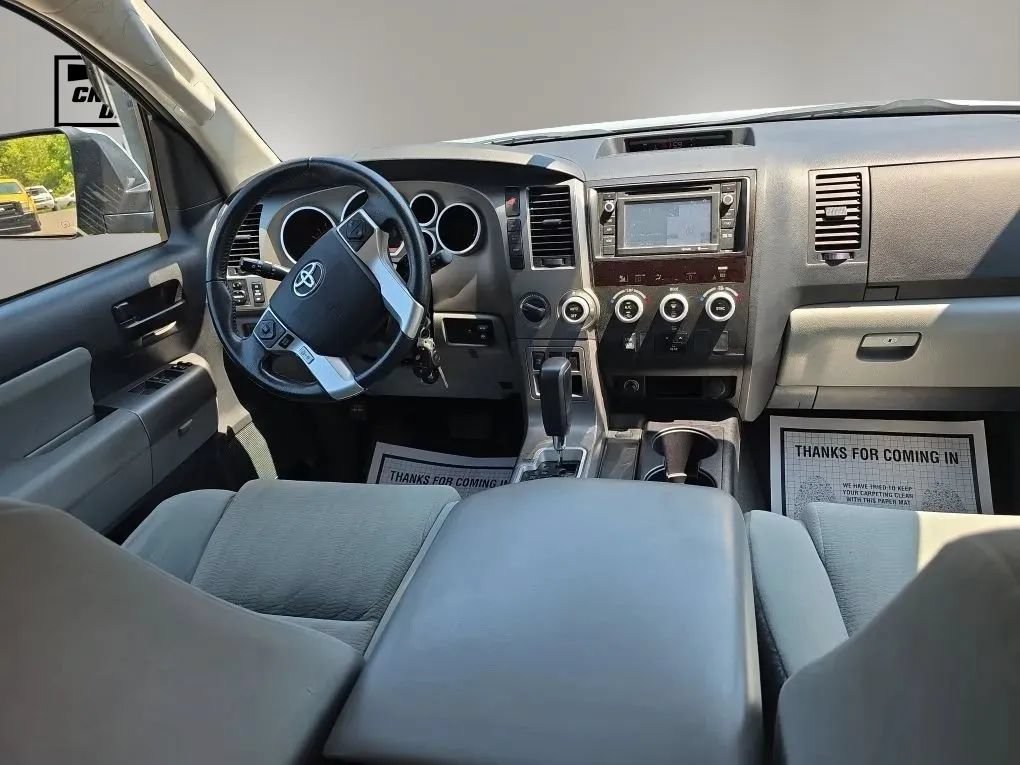 Used 2015 Toyota Sequoia SR5 AWD/4WD image 14