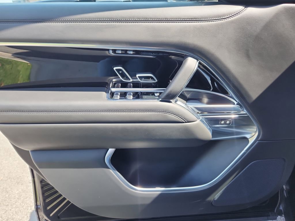 Used 2023 Land Rover Range Rover SE image 25