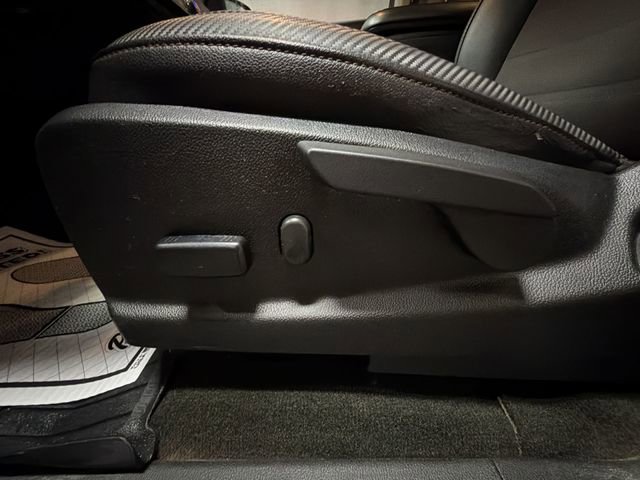 Used 2017 GMC Canyon SLE w/ All Terrain Package image 12