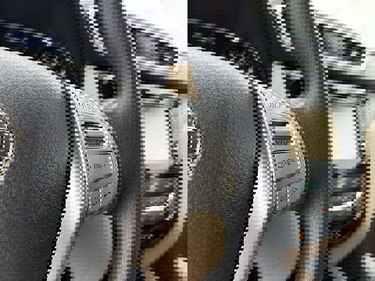 Used 2016 Nissan Rogue SV w/ SV Premium Package image 22