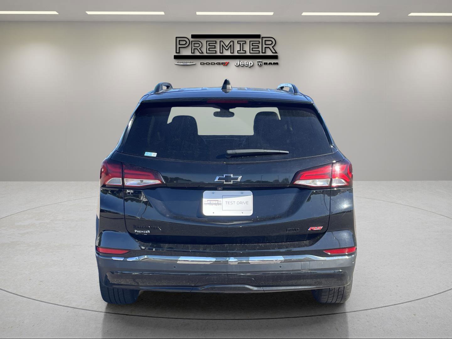 Used 2022 Chevrolet Equinox RS w/ RS Leather Package image 5