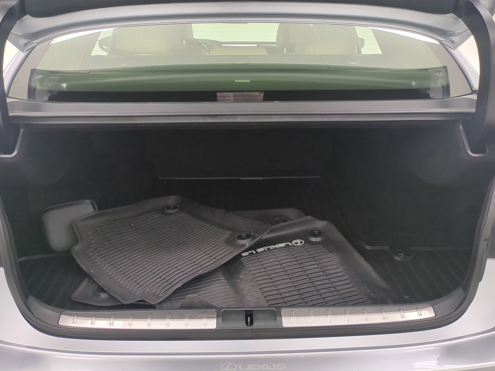 Used 2023 Lexus LS 500 w/ Interior Upgrade Package RWD image 10