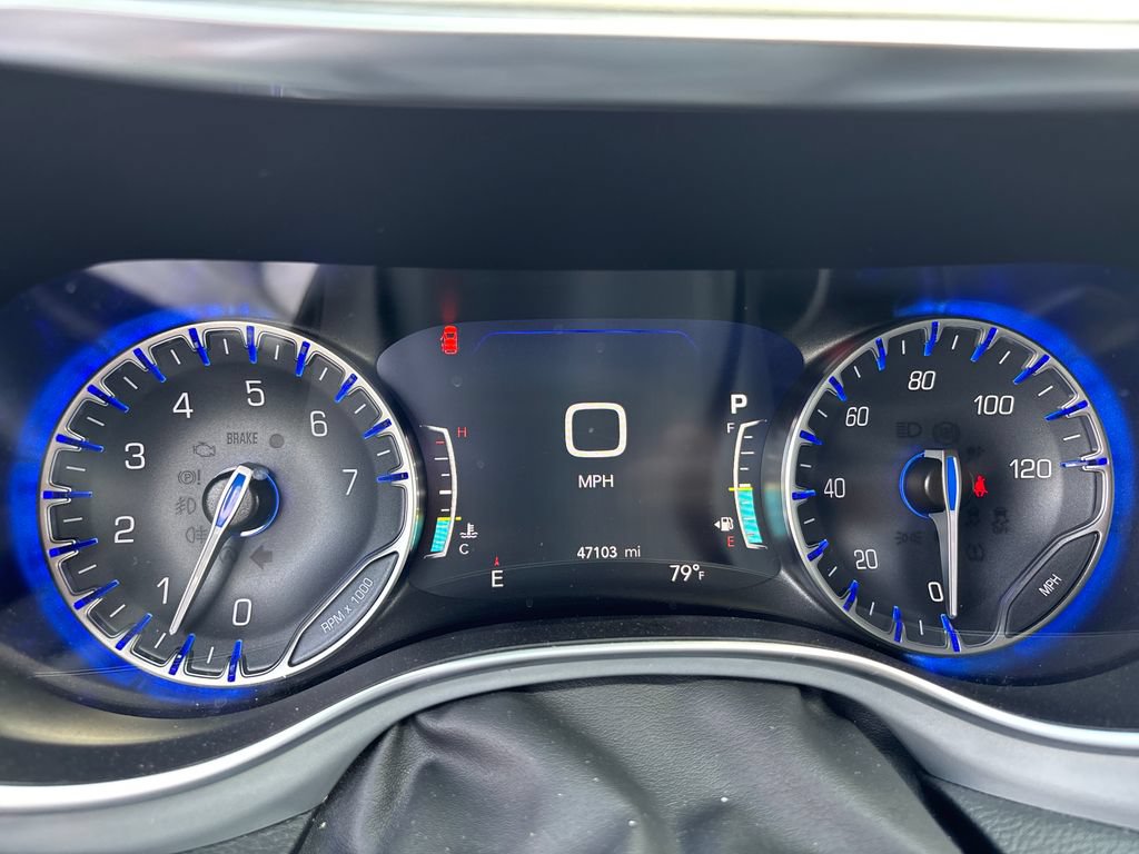 Used 2025 Chrysler Pacifica Limited FWD image 21