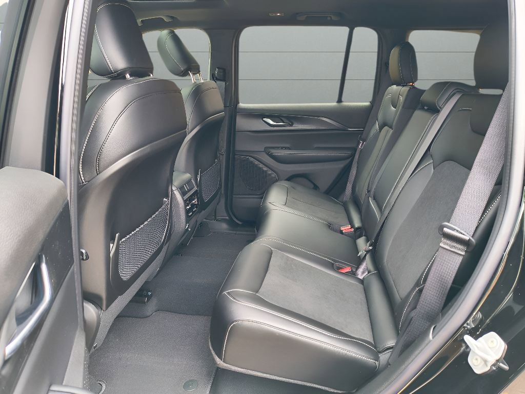 New 2025 Jeep Grand Cherokee Altitude image 27