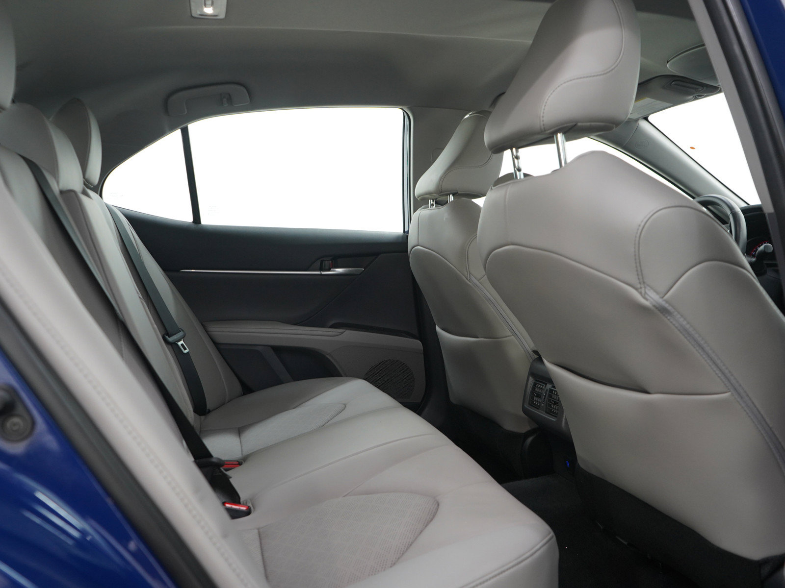 Used 2023 Toyota Camry XSE w/ Cold Weather Package AWD/4WD image 13