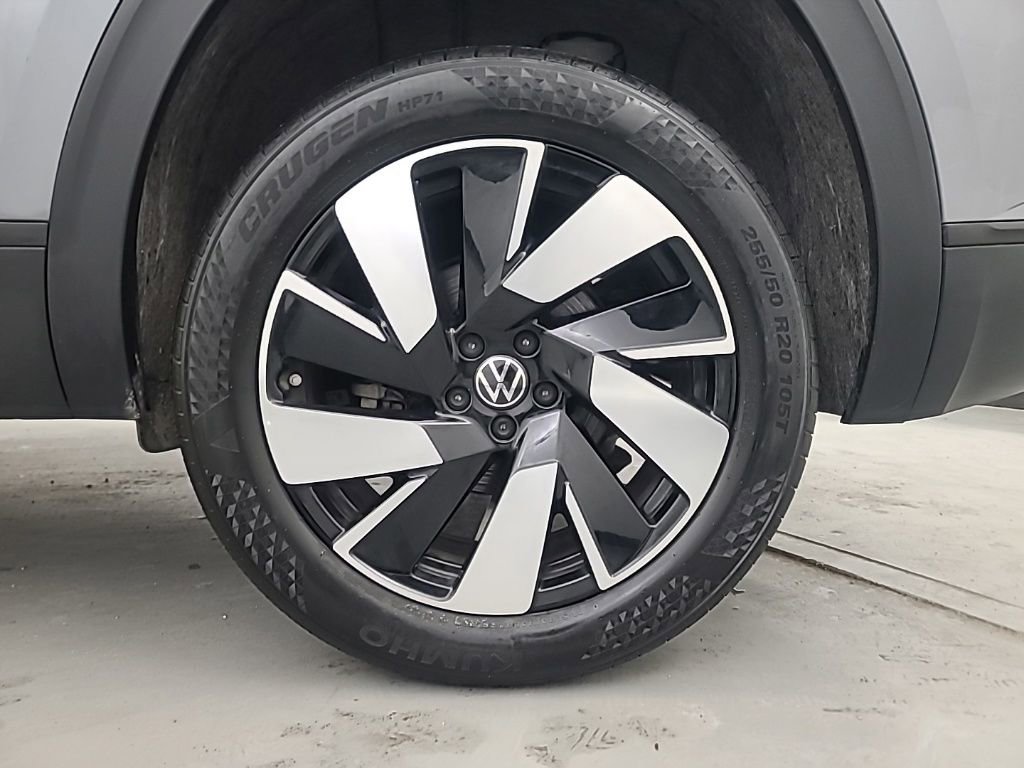 Used 2025 Volkswagen Atlas Cross Sport SE image 10