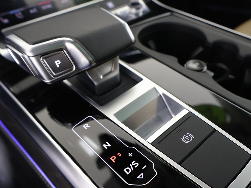 Used 2024 Audi Q8 Premium Plus w/ Premium Plus Package image 4