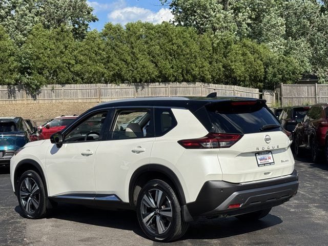 Used 2023 Nissan Rogue SL AWD/4WD image 12