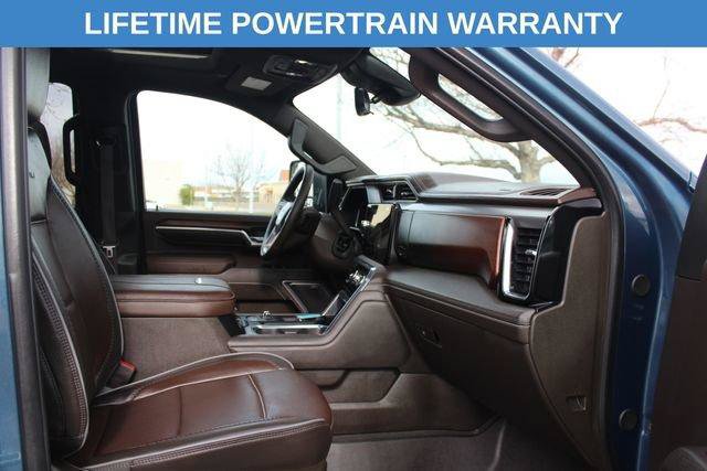 Used 2025 GMC Sierra 3500 Denali w/ Denali Reserve Package AWD/4WD image 31