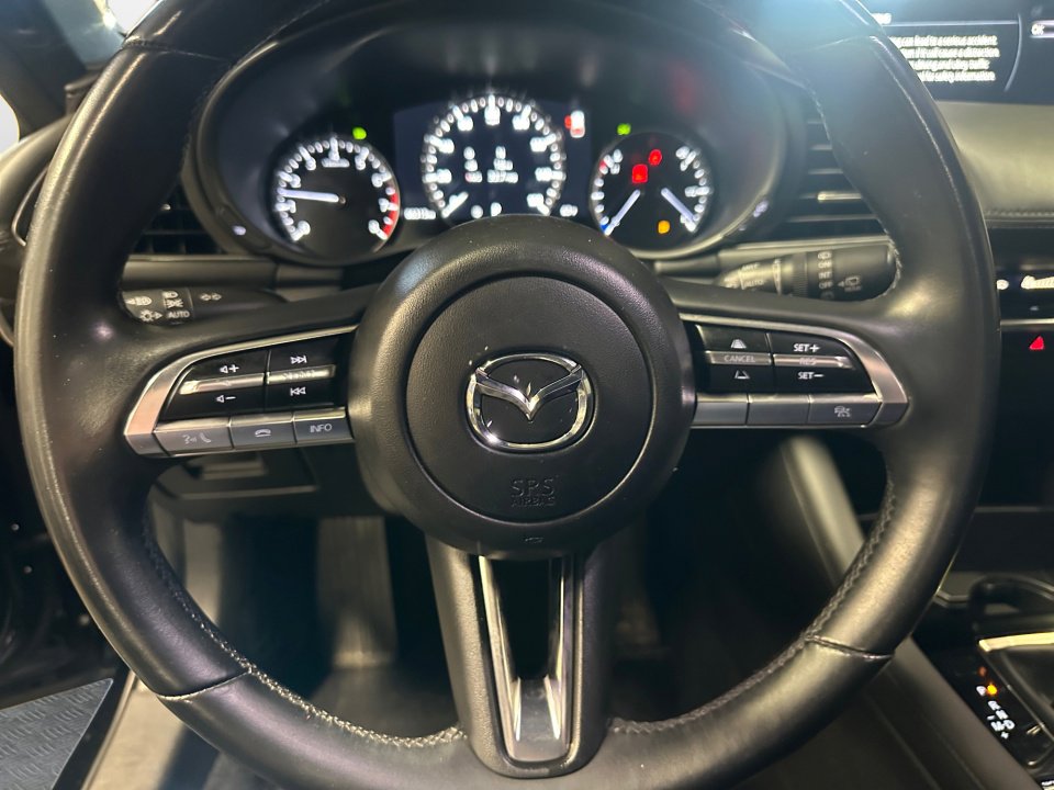 Used 2019 MAZDA MAZDA3 Hatchback w/ Preferred Package image 12