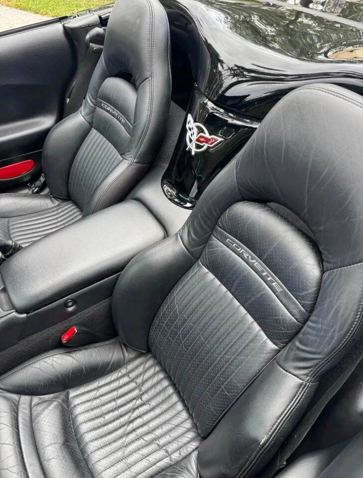 Used 2003 Chevrolet Corvette Convertible w/ Preferred Equipment Group1 image 9