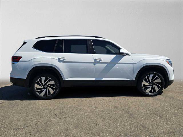 Used 2024 Volkswagen Atlas SE FWD image 2