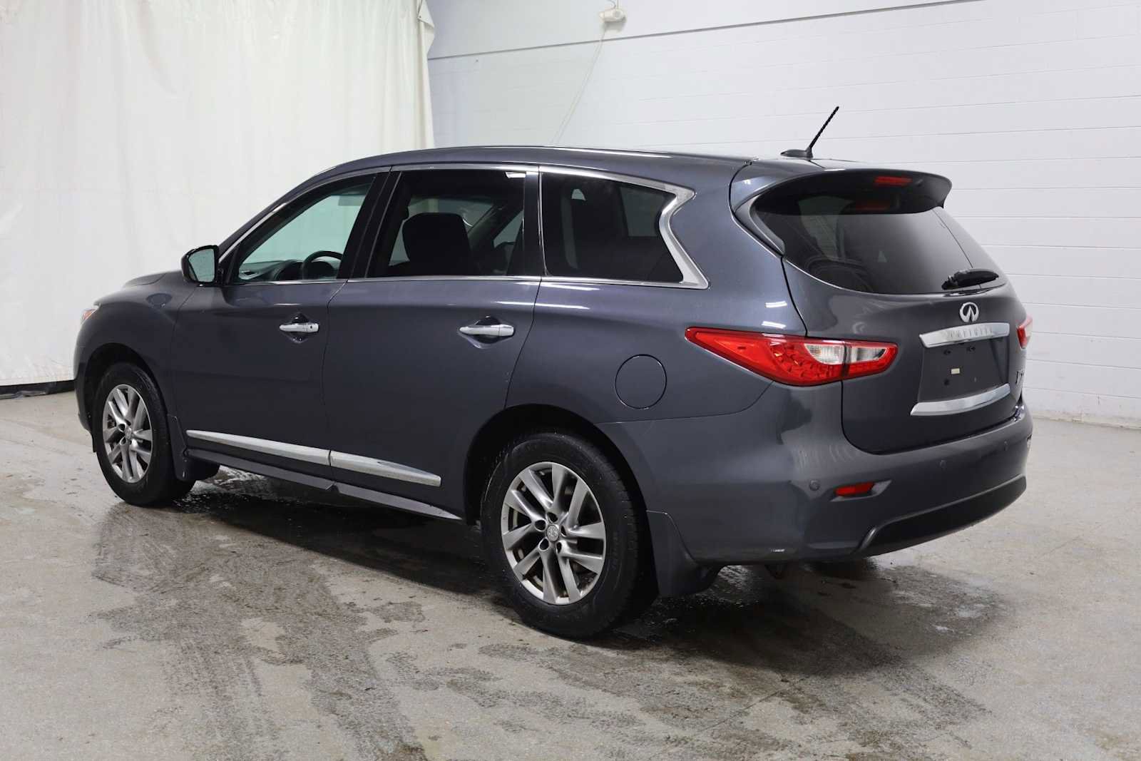 Used 2013 INFINITI JX35 AWD w/ Premium Pkg image 3