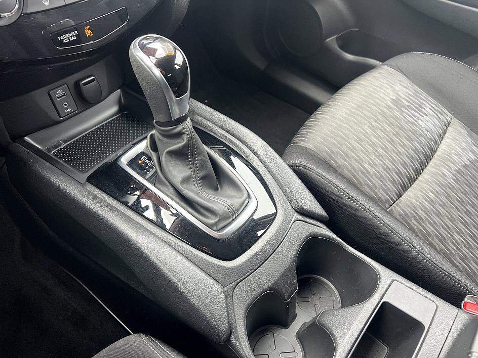 Used 2017 Nissan Rogue S image 25