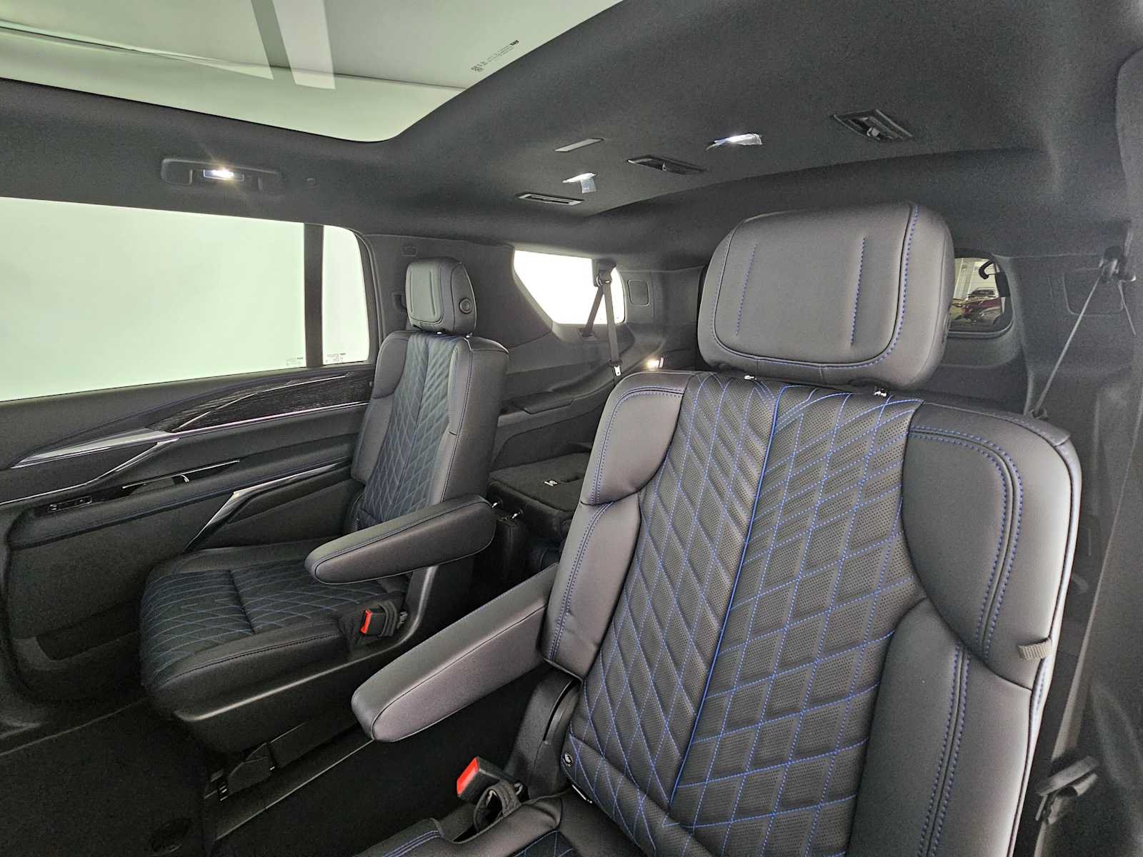 New 2026 Cadillac Escalade IQL Luxury w/ LPO, Radiant Package AWD/4WD image 22