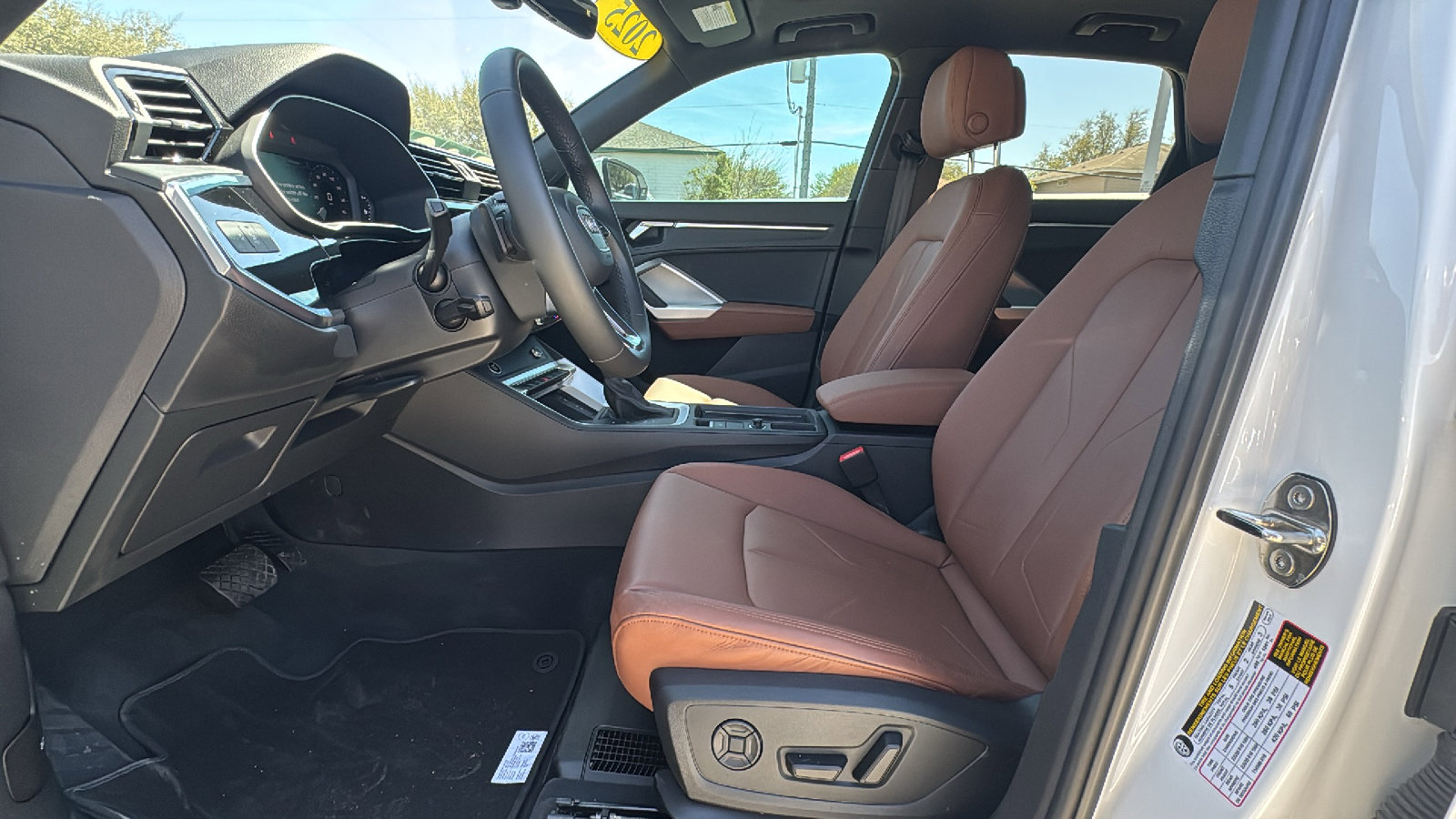 Used 2025 Audi Q3 2.0T Premium Plus w/ Premium Plus Package image 9