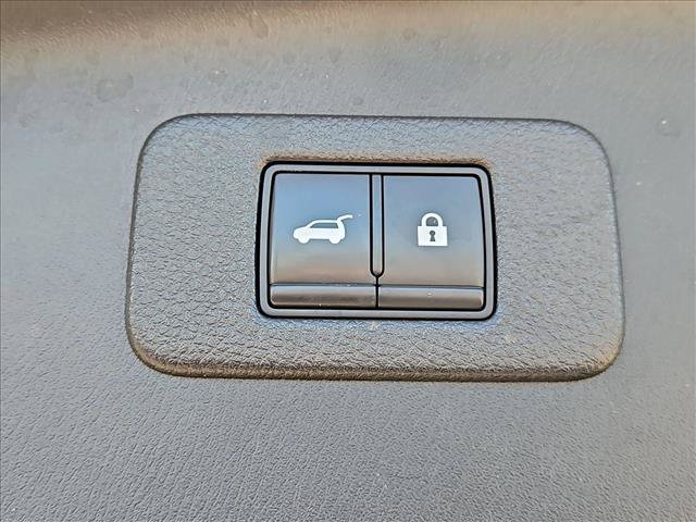 Used 2021 Nissan Armada Platinum w/ Captain's Chairs Package RWD image 7