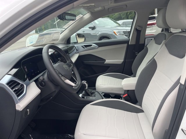 New 2025 Volkswagen Taos SE image 7