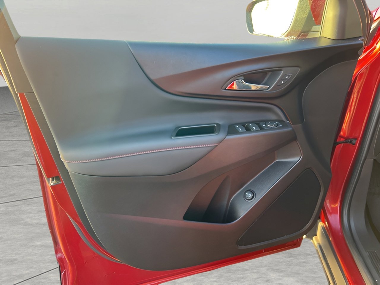 Used 2024 Chevrolet Equinox RS image 23