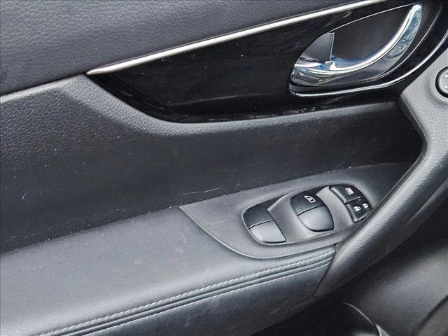 Used 2019 Nissan Rogue Sport SL w/ Premium Package image 5