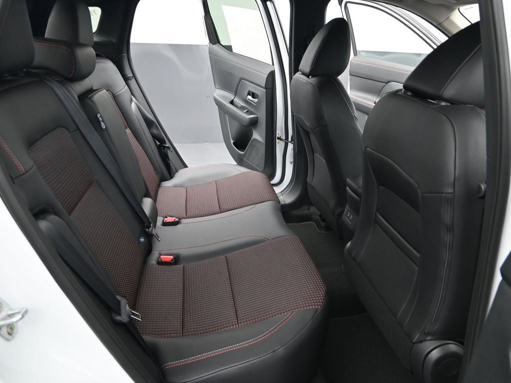 New 2026 Nissan Kicks SR w/ Cold Weather Package FWD image 14