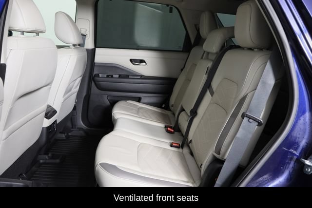 Used 2022 Nissan Pathfinder Platinum w/ Cargo Package FWD image 16