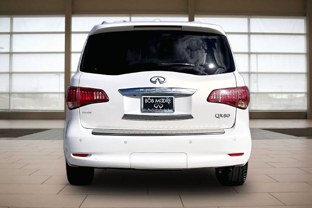 Used 2014 INFINITI QX80 4WD w/ Deluxe Touring Package image 4
