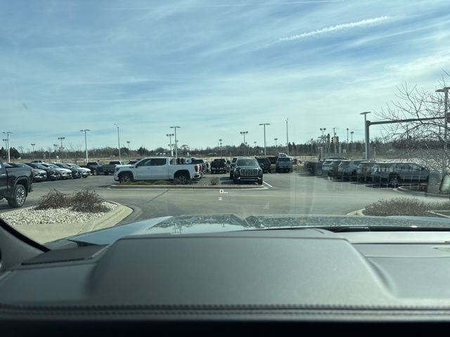 New 2026 GMC Yukon AT4 Ultimate w/ LPO, Illumination Package image 30