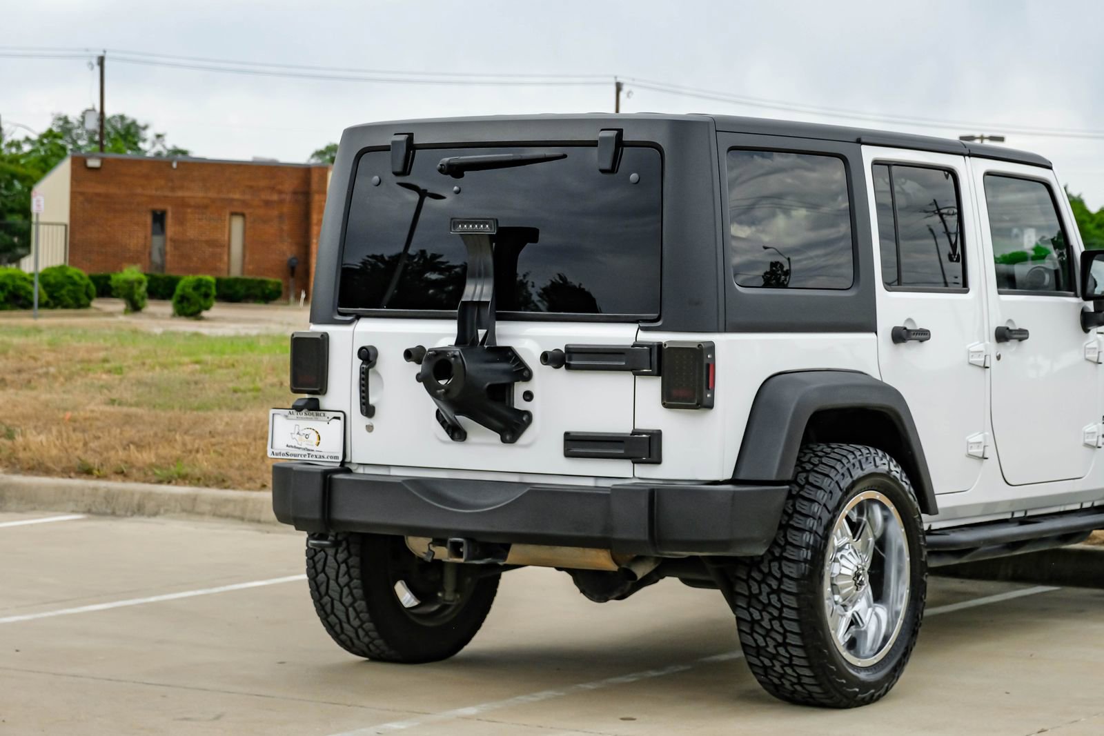 Used 2018 Jeep Wrangler Unlimited Sport S AWD/4WD image 10