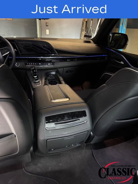 Used 2024 Cadillac Escalade Sport w/ LPO, ONYX Package image 32