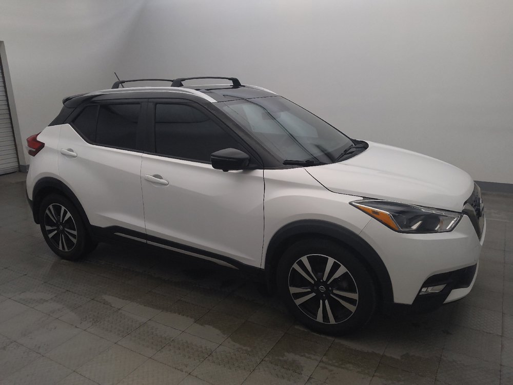 Used 2018 Nissan Kicks SR w/ Premium Package FWD image 11