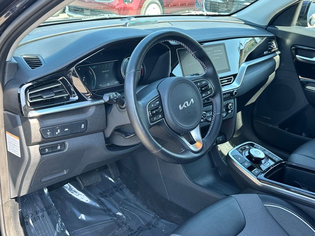 Certified 2022 Kia Niro EX w/ Cold Weather Package FWD image 19