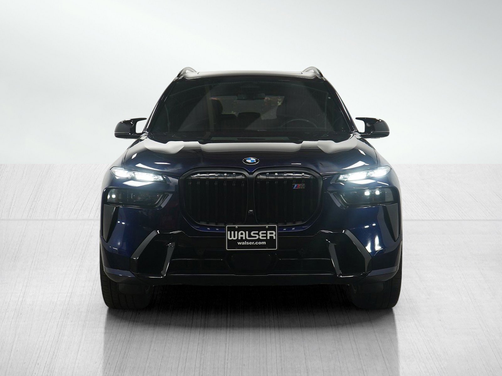 Used 2024 BMW X7 M60i w/ Climate Comfort Package image 8