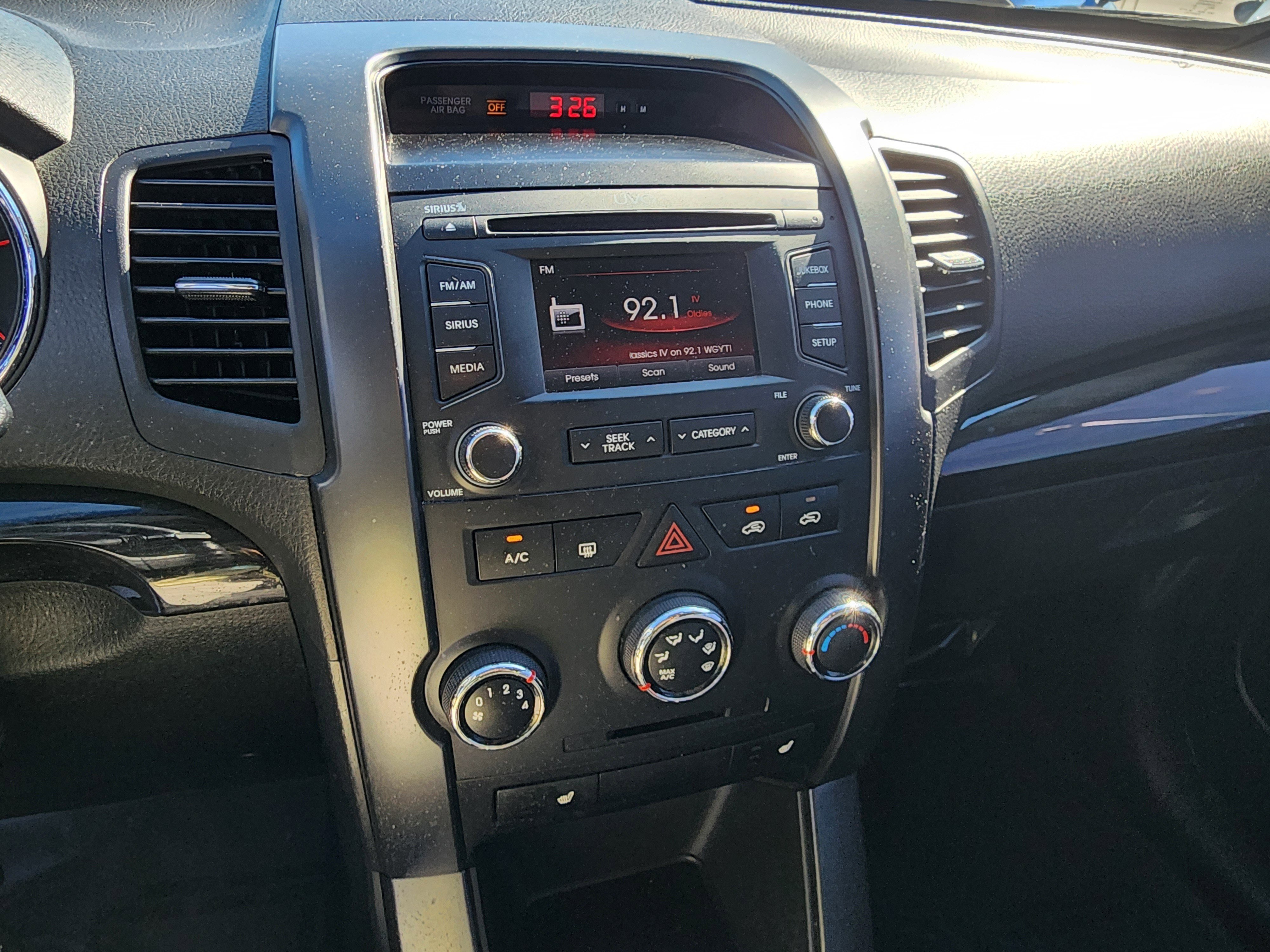 Used 2013 Kia Sorento LX w/ Convenience Pkg image 18