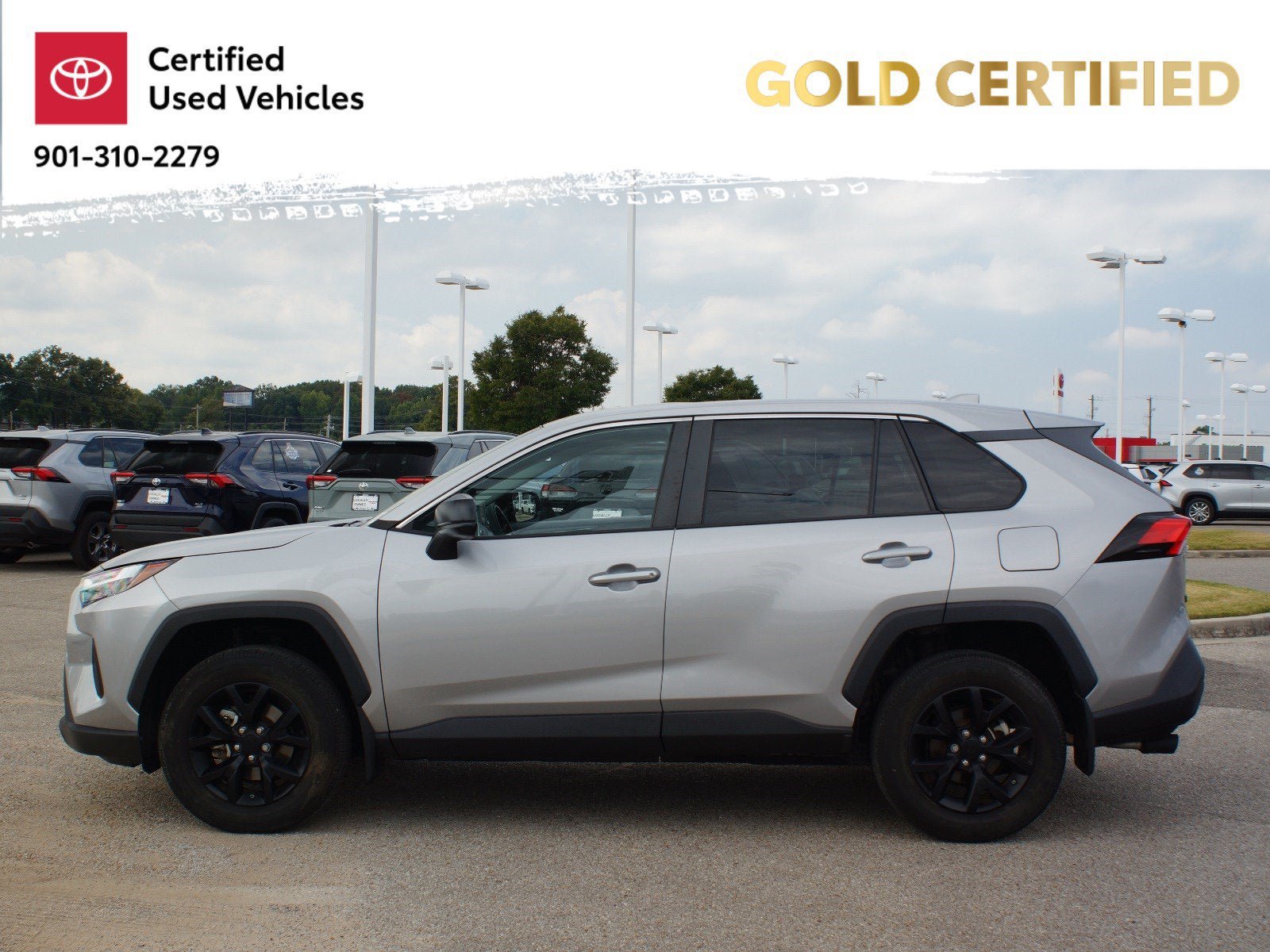 Used 2024 Toyota RAV4 LE FWD image 10