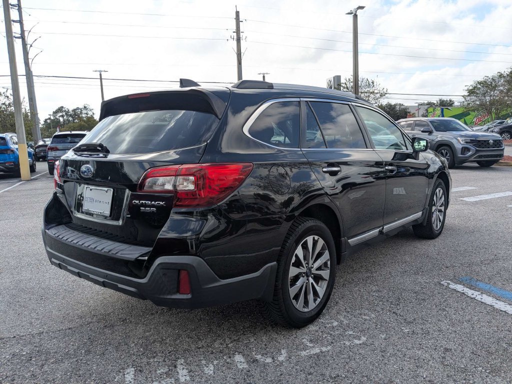 Used 2019 Subaru Outback 3.6R Touring AWD/4WD image 6