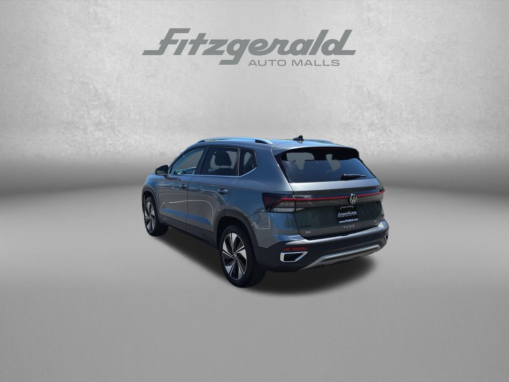 Used 2025 Volkswagen Taos SE AWD/4WD image 5