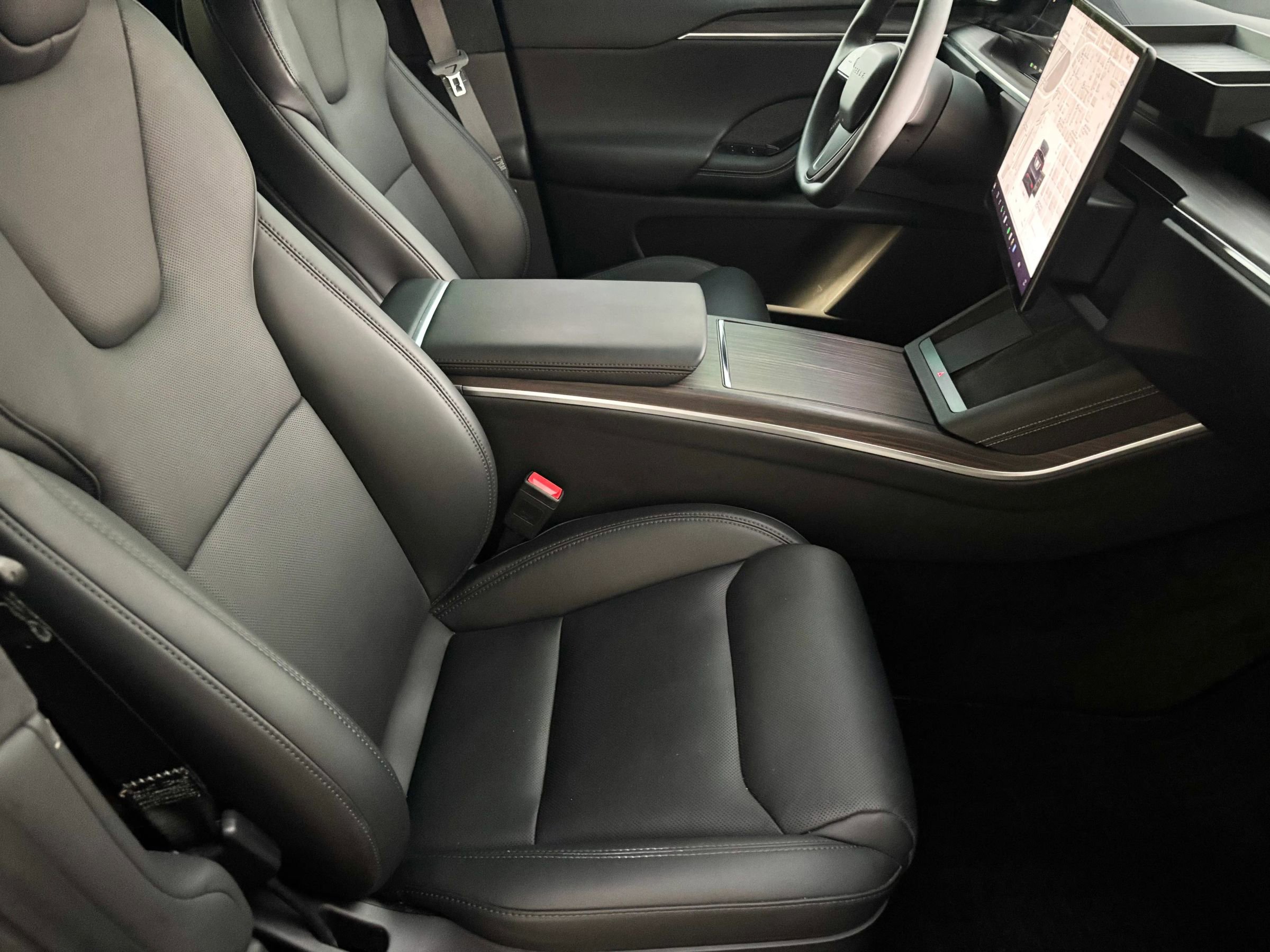 Used 2024 Tesla Model X image 12