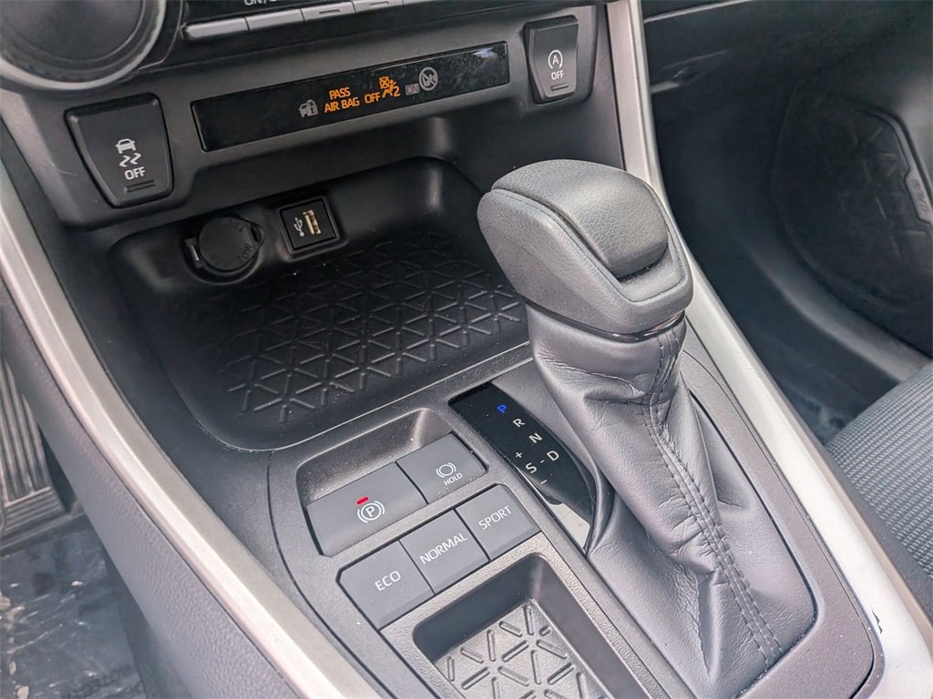 Used 2025 Toyota RAV4 LE image 20