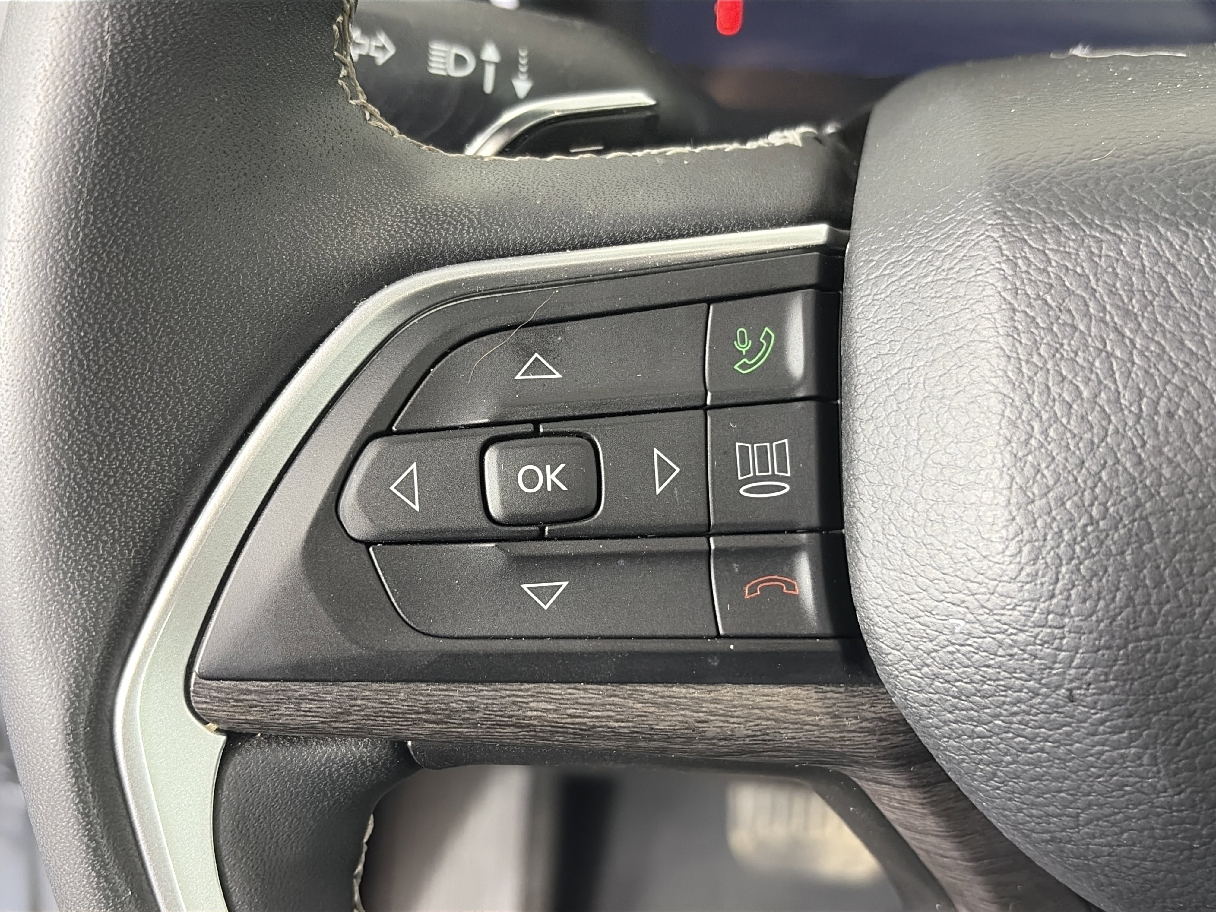 Used 2023 Jeep Grand Cherokee L Limited w/ Trailer Tow Group (B) image 36